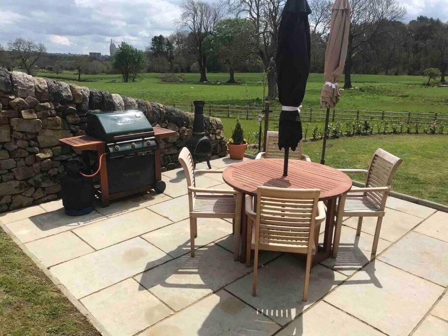 Chic 2 Bed Peak District Cottage Barn Near Alton Towers, Polar Bears, Chatsworth House لييك المظهر الخارجي الصورة